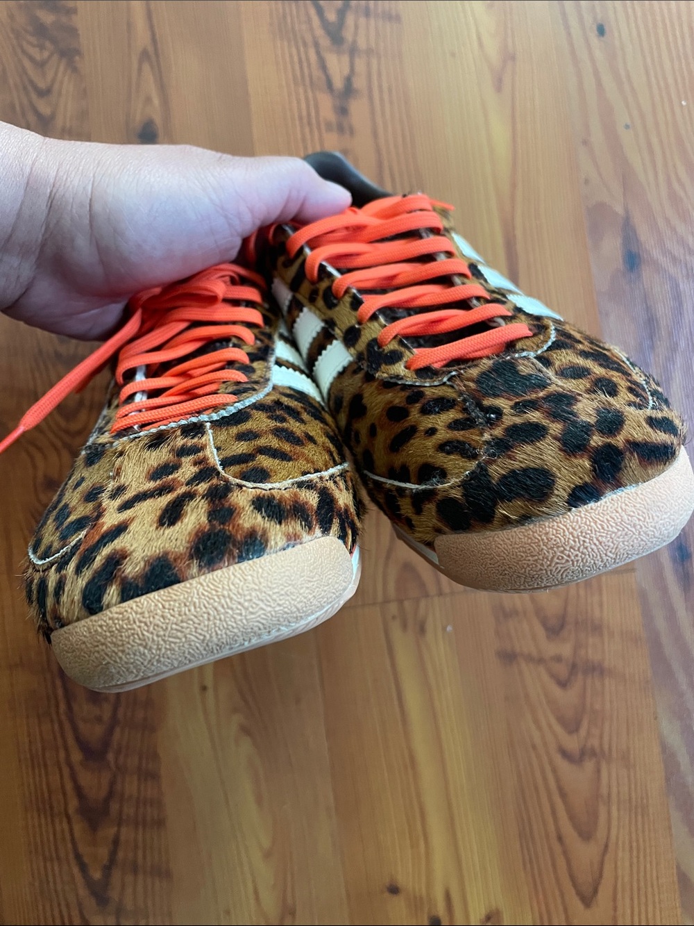 Adidas Originals  Leopard Sneakers with Orange Laces - Picture 6 of 8